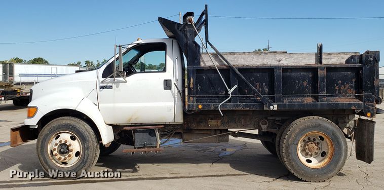 image for item DG7516 2000 Ford F750 Super Duty dump truck