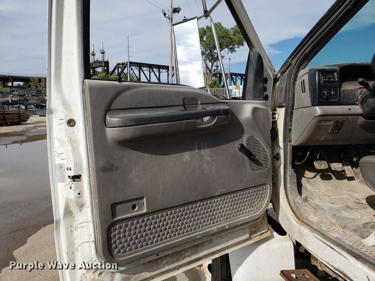 image for item DG7516 2000 Ford F750 Super Duty dump truck