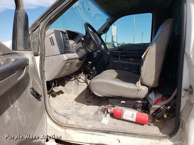 image for item DG7516 2000 Ford F750 Super Duty dump truck