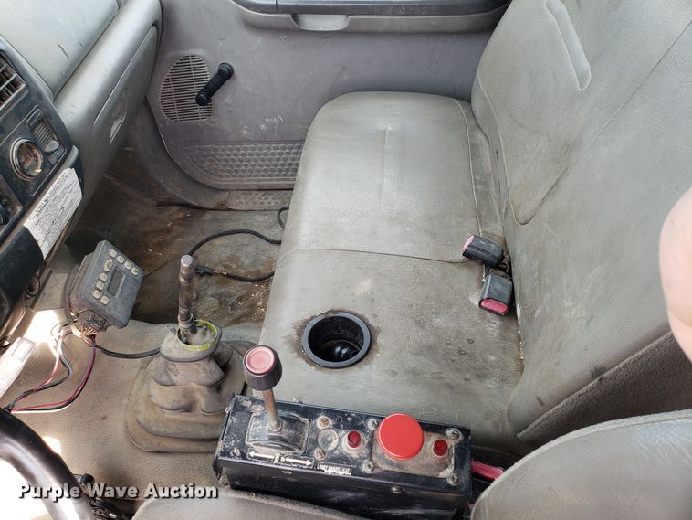 image for item DG7516 2000 Ford F750 Super Duty dump truck