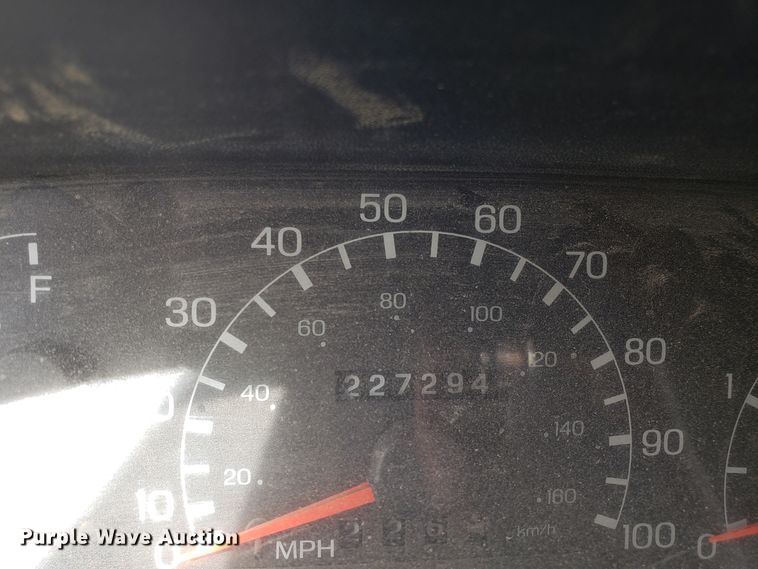 image for item DG7516 2000 Ford F750 Super Duty dump truck