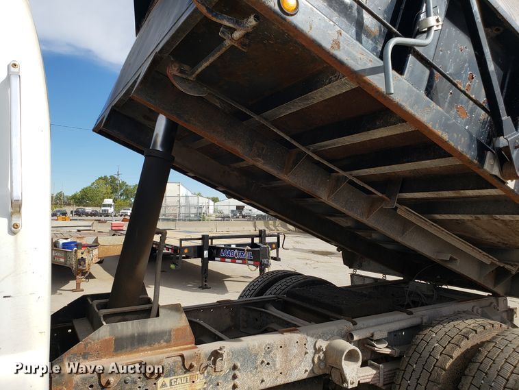 image for item DG7516 2000 Ford F750 Super Duty dump truck