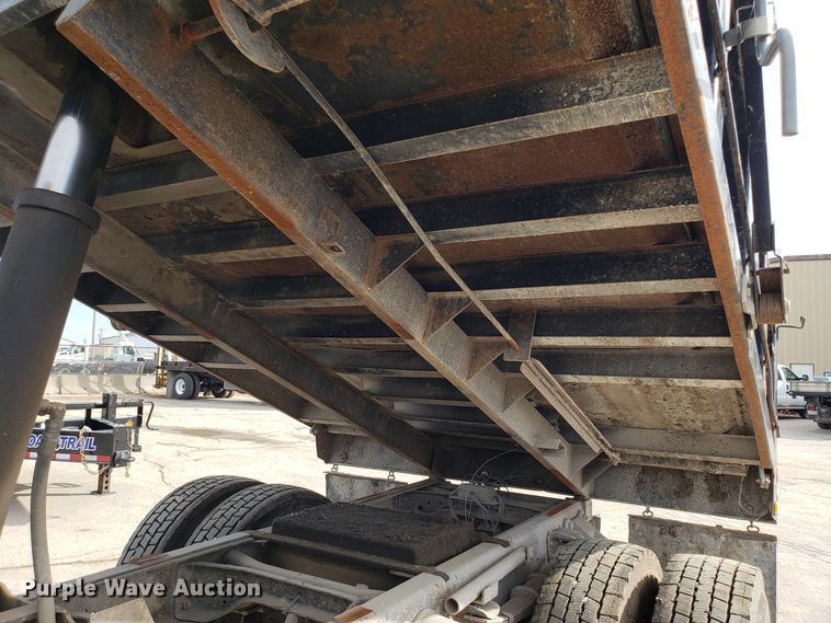 image for item DG7516 2000 Ford F750 Super Duty dump truck