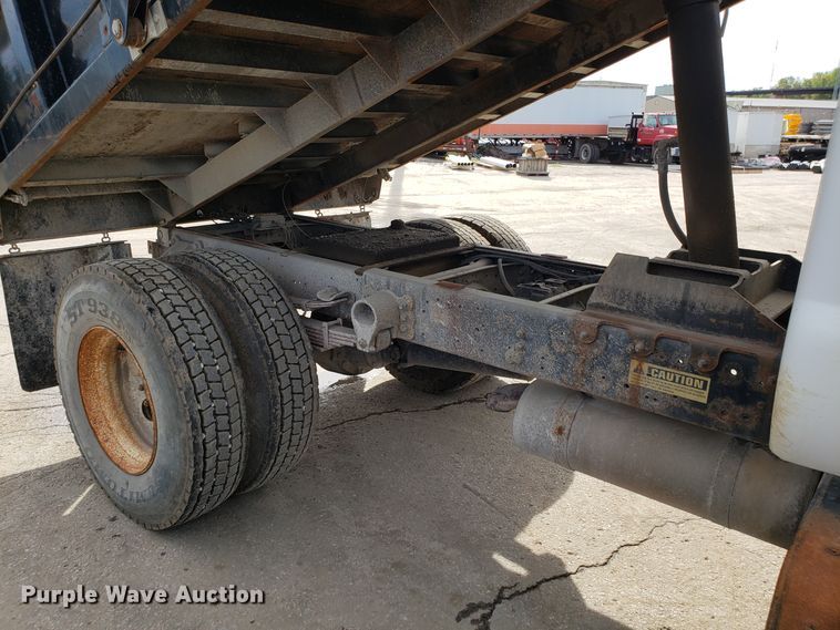 image for item DG7516 2000 Ford F750 Super Duty dump truck