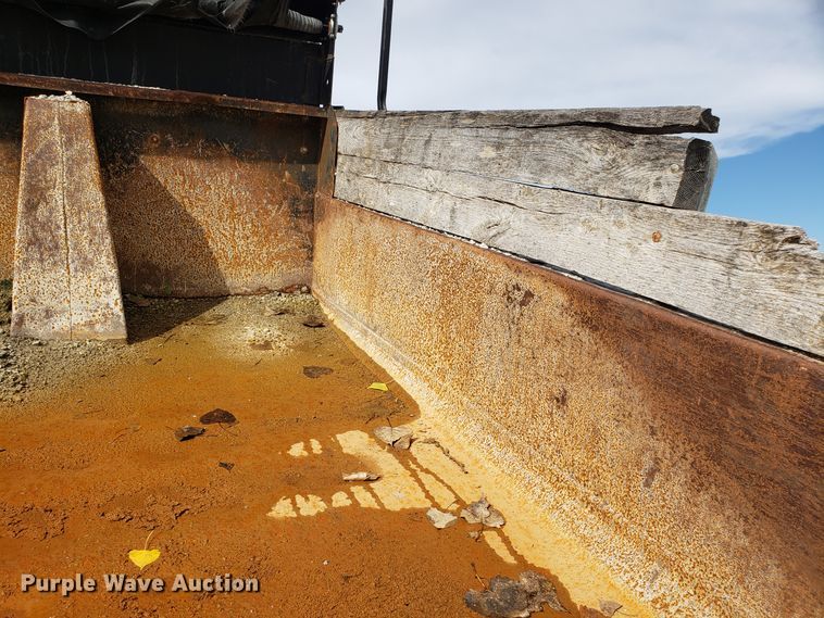 image for item DG7516 2000 Ford F750 Super Duty dump truck