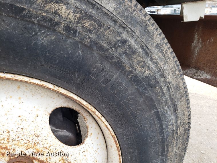 image for item DG7516 2000 Ford F750 Super Duty dump truck