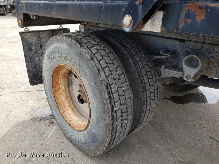 image for item DG7516 2000 Ford F750 Super Duty dump truck