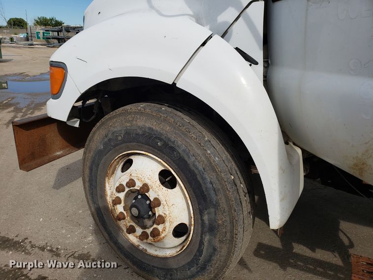 image for item DG7516 2000 Ford F750 Super Duty dump truck