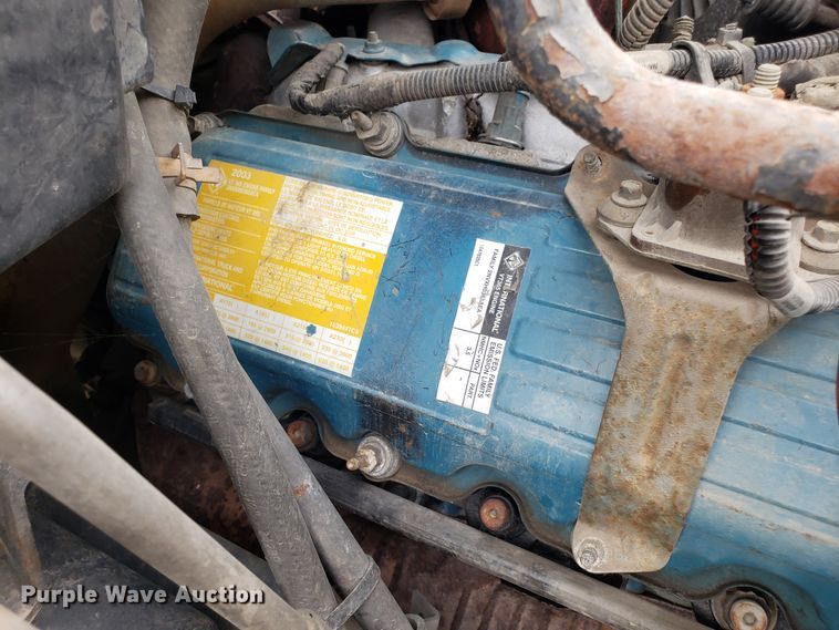 image for item DG7517 2003 International 4200 flatbed truck