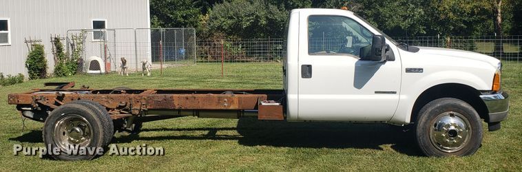 image for item DG7527 2001 Ford F550 truck cab and chassis
