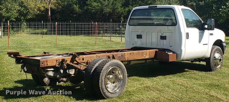 image for item DG7527 2001 Ford F550 truck cab and chassis