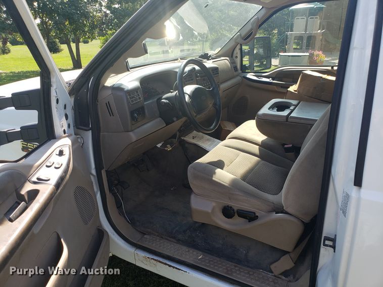 image for item DG7527 2001 Ford F550 truck cab and chassis