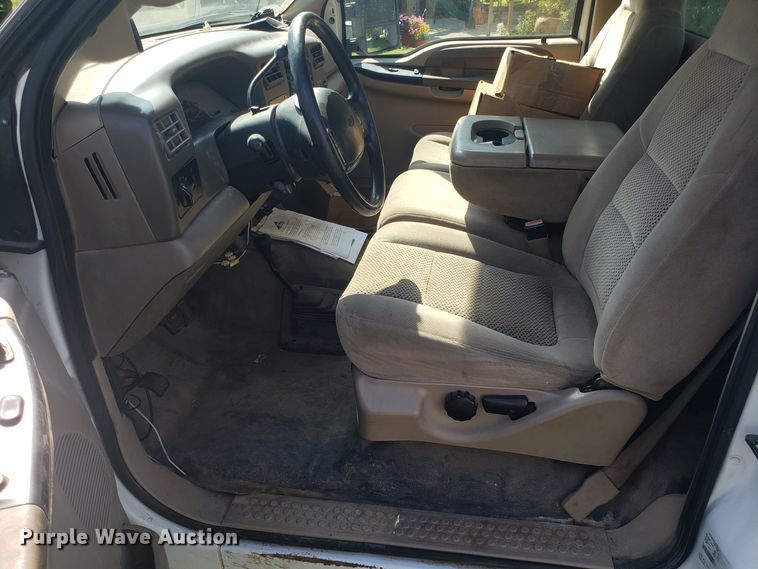 image for item DG7527 2001 Ford F550 truck cab and chassis