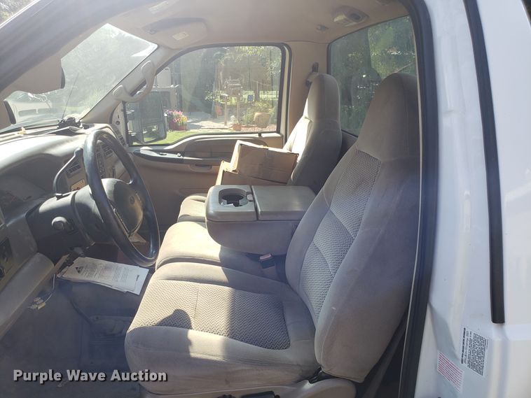 image for item DG7527 2001 Ford F550 truck cab and chassis