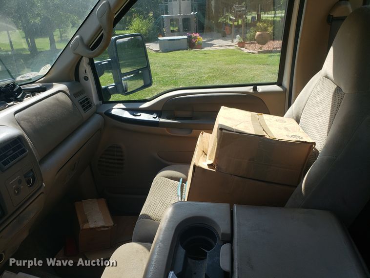 image for item DG7527 2001 Ford F550 truck cab and chassis