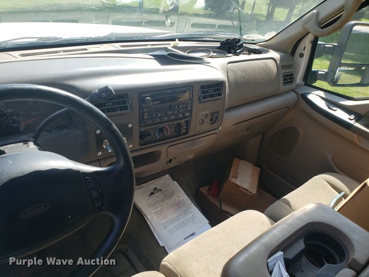 image for item DG7527 2001 Ford F550 truck cab and chassis