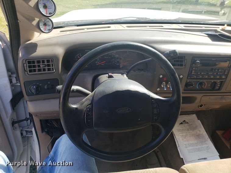 image for item DG7527 2001 Ford F550 truck cab and chassis