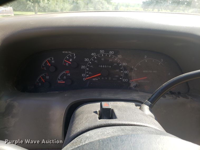 image for item DG7527 2001 Ford F550 truck cab and chassis