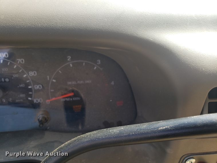 image for item DG7527 2001 Ford F550 truck cab and chassis