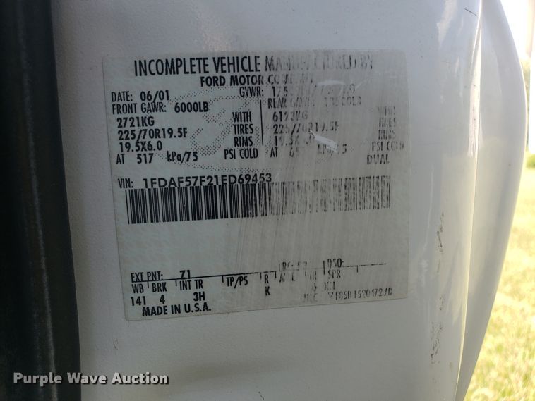 image for item DG7527 2001 Ford F550 truck cab and chassis