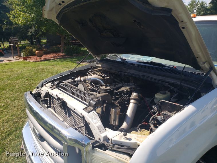 image for item DG7527 2001 Ford F550 truck cab and chassis