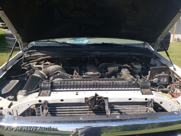 image for item DG7527 2001 Ford F550 truck cab and chassis