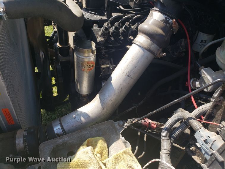 image for item DG7527 2001 Ford F550 truck cab and chassis