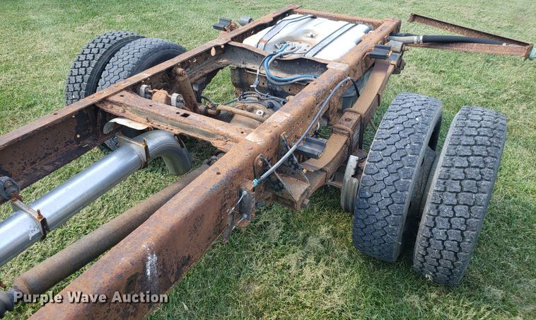 image for item DG7527 2001 Ford F550 truck cab and chassis