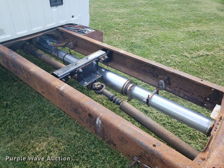 image for item DG7527 2001 Ford F550 truck cab and chassis