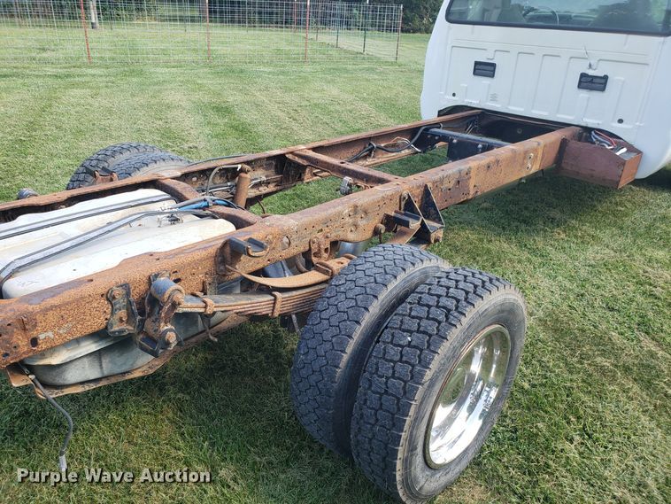 image for item DG7527 2001 Ford F550 truck cab and chassis
