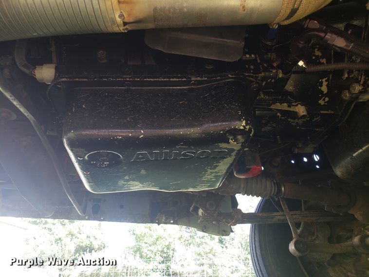 image for item DG7527 2001 Ford F550 truck cab and chassis