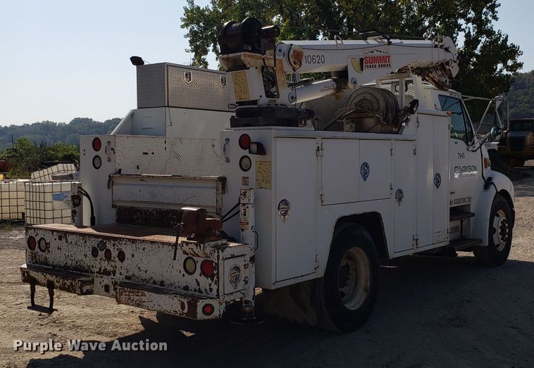 image for item DG7535 2006 Sterling Acterra service truck with crane