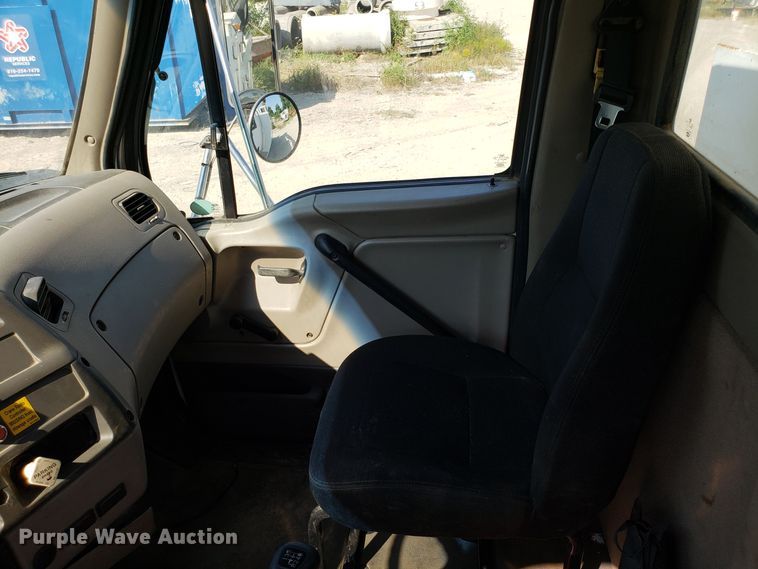 image for item DG7535 2006 Sterling Acterra service truck with crane