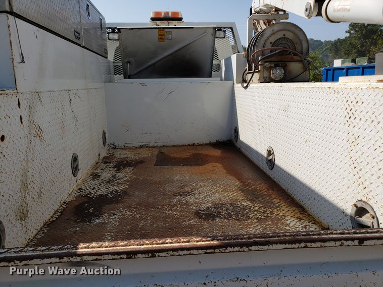 image for item DG7535 2006 Sterling Acterra service truck with crane