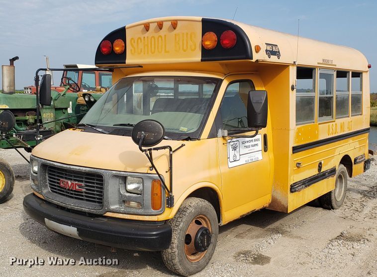 image for item DG7539 1998 GMC Savana G3500 school bus