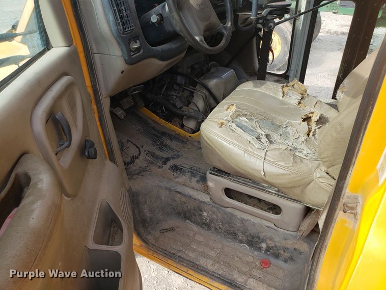 image for item DG7539 1998 GMC Savana G3500 school bus