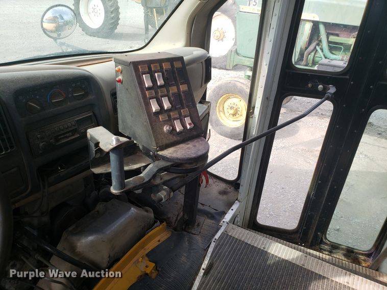 image for item DG7539 1998 GMC Savana G3500 school bus