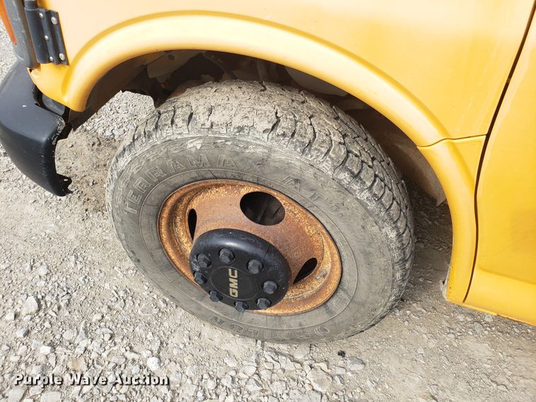 image for item DG7539 1998 GMC Savana G3500 school bus