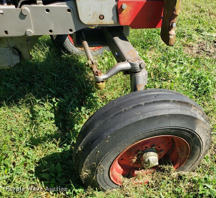 image for item DG7572 Massey Ferguson 180 tractor