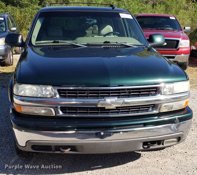image for item DG7603 2003 Chevrolet Suburban 1500 SUV