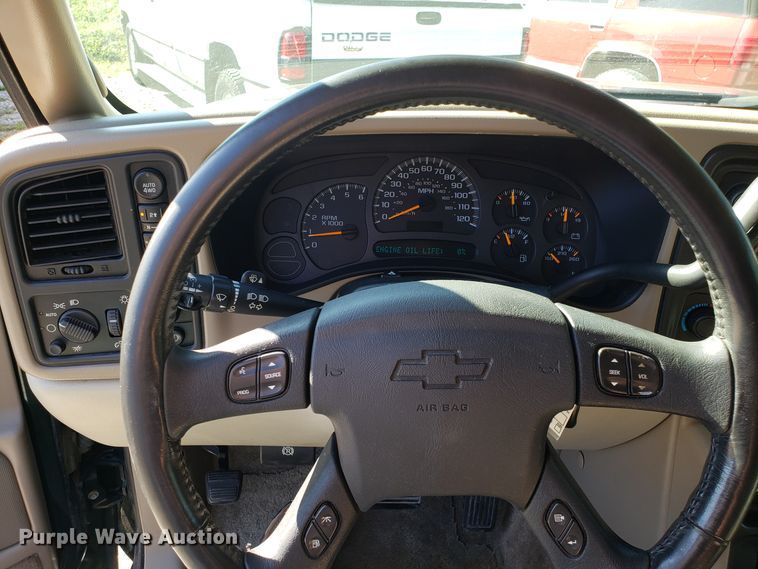 image for item DG7603 2003 Chevrolet Suburban 1500 SUV