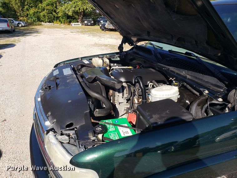 image for item DG7603 2003 Chevrolet Suburban 1500 SUV