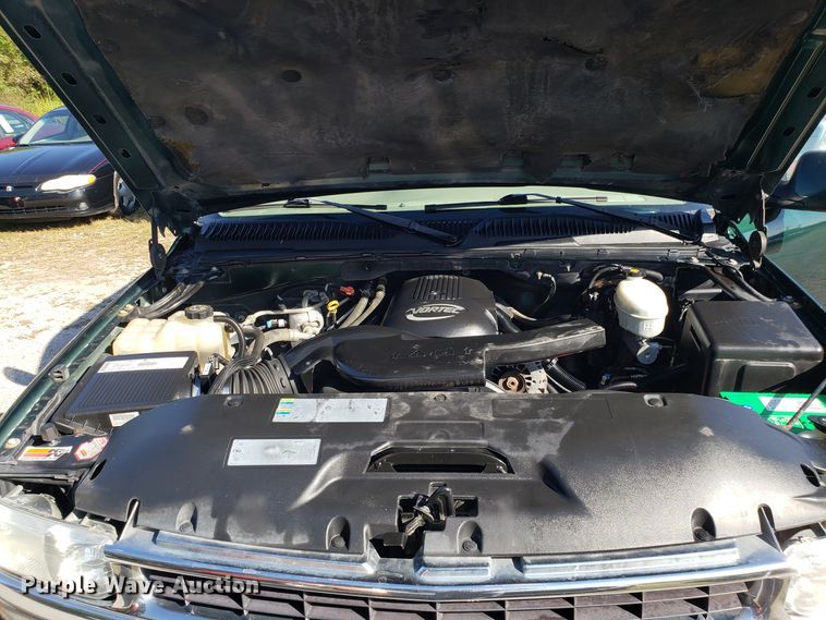 image for item DG7603 2003 Chevrolet Suburban 1500 SUV