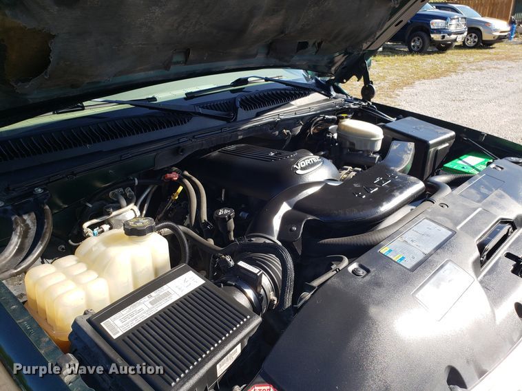 image for item DG7603 2003 Chevrolet Suburban 1500 SUV