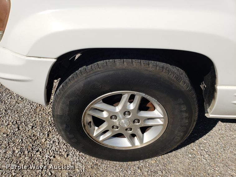 image for item DG7609 2002 Jeep Grand Cherokee SUV