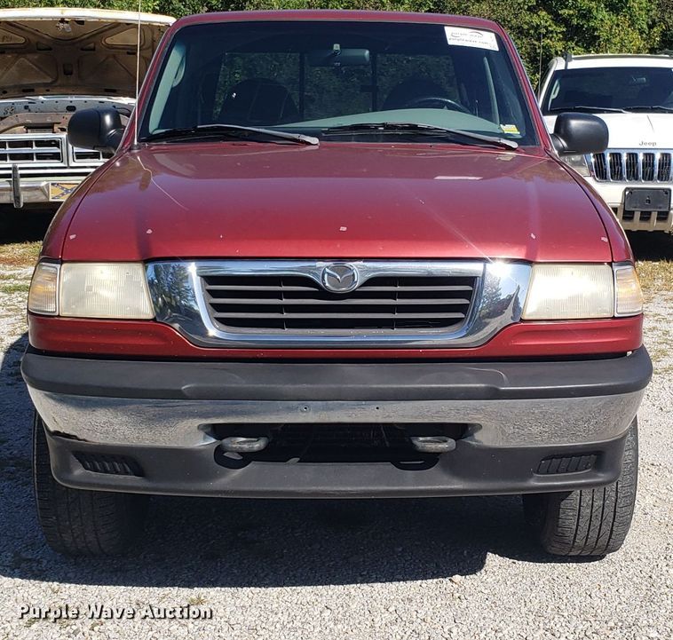 image for item DG7610 1998 Mazda B4000 Cab Plus pickup truck