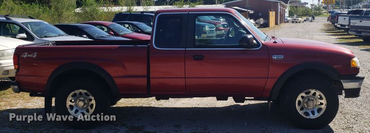 image for item DG7610 1998 Mazda B4000 Cab Plus pickup truck