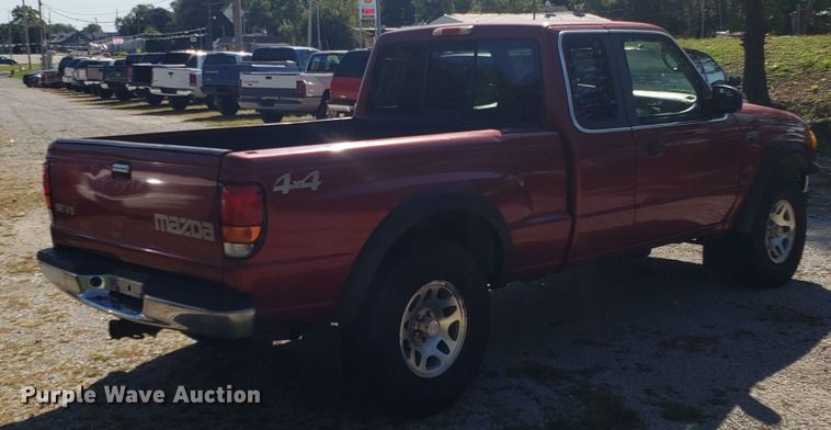 image for item DG7610 1998 Mazda B4000 Cab Plus pickup truck