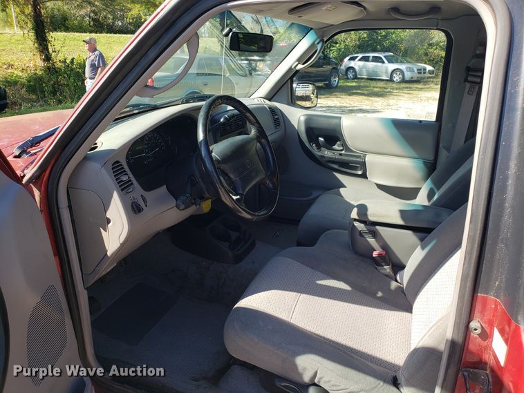 image for item DG7610 1998 Mazda B4000 Cab Plus pickup truck