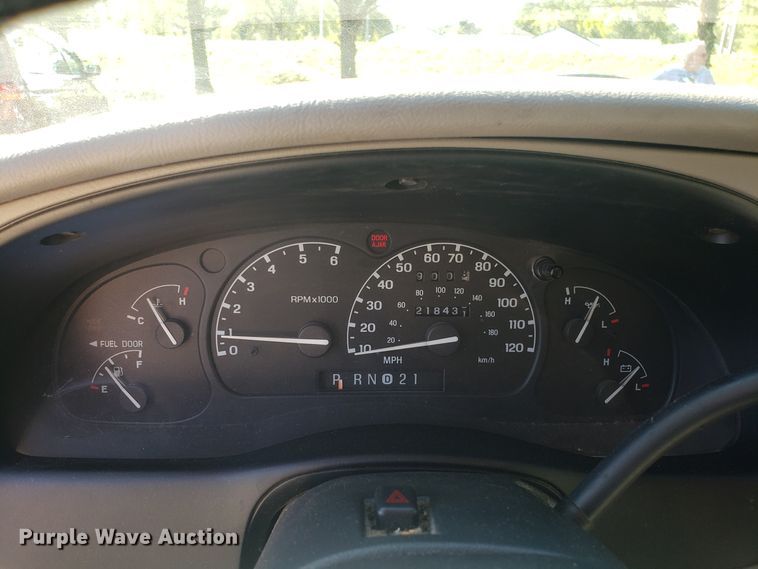 image for item DG7610 1998 Mazda B4000 Cab Plus pickup truck